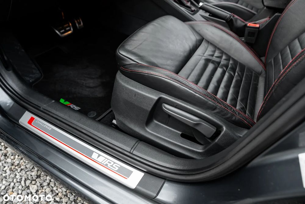 Skoda Octavia 2.0 TDI DSG RS - 20