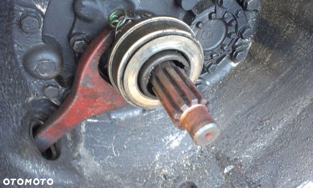 KABINA - Wyposażenia Wnętrza Kabiny - IVECO  MAGIRUS  Turbo ZETA - FOTELE  Kanapa  4-osobowa - Tapicerka  Boczki  Plastiki  Podsufitka -  WSZYSTKIE  CZĘŚCI  WSZYSTKIE  CZĘŚCI  79-12 , 80-13 , 59-12 , 79-10 , 59-10 , Volkswagen VW LT-80 , MAN  KABINA na części - Drzwi + Pas przedni + BOK + dach , Sciana tylna Grodziowa - 5