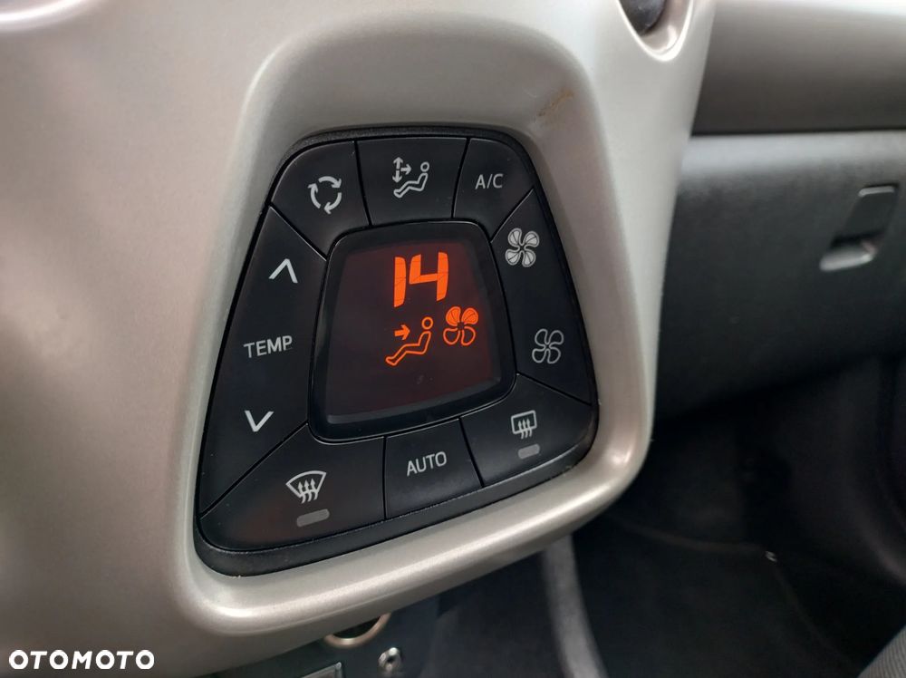 Toyota Aygo x-clusiv - 27