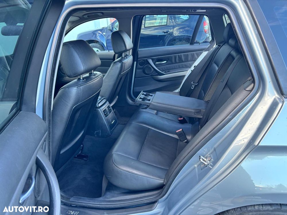 BMW Seria 3 320d DPF Touring Aut. - 17