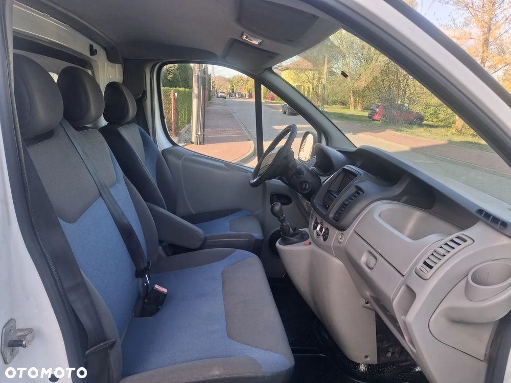 Renault TRAFIC - 12