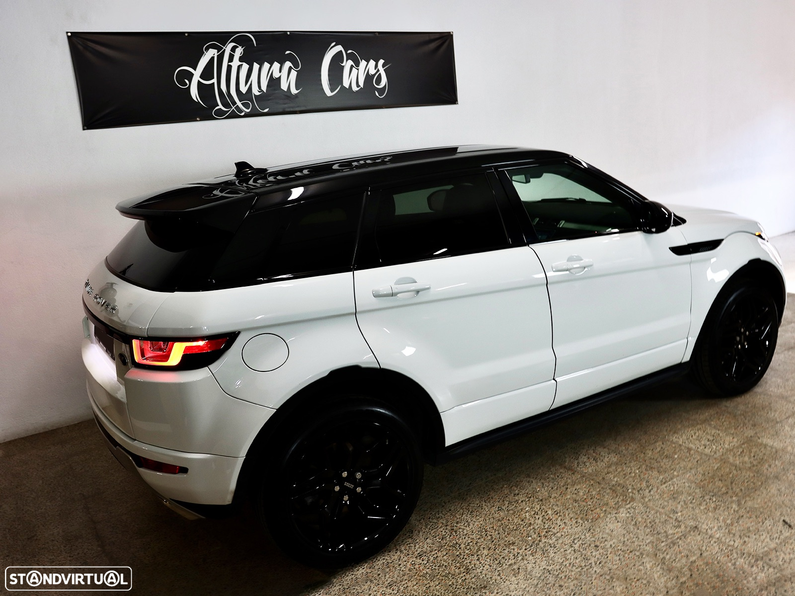 Land Rover Range Rover Evoque 2.0 TD4 HSE Dynamic Auto - 24