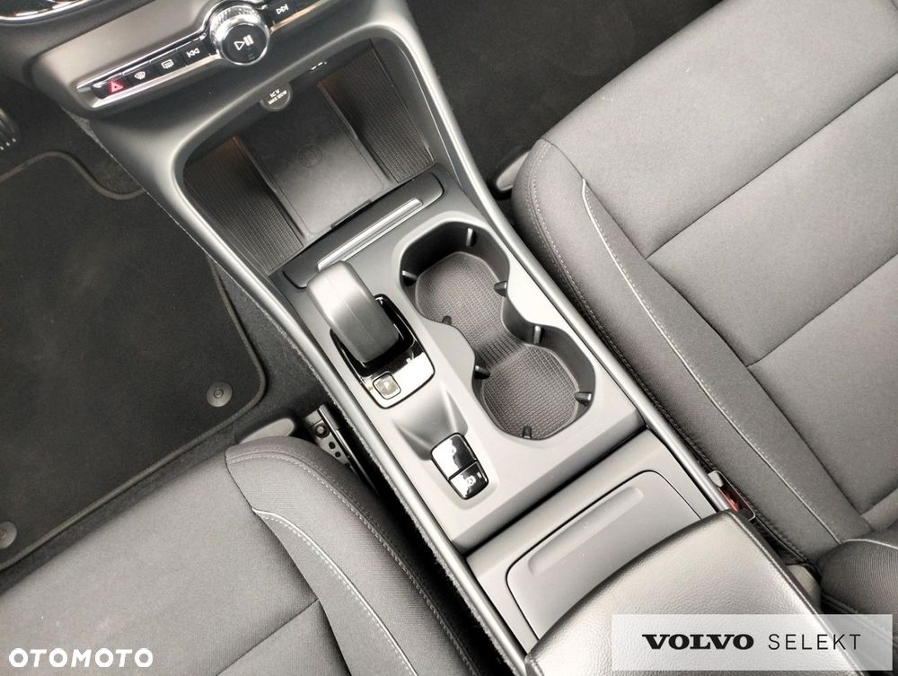 Volvo XC 40 - 24