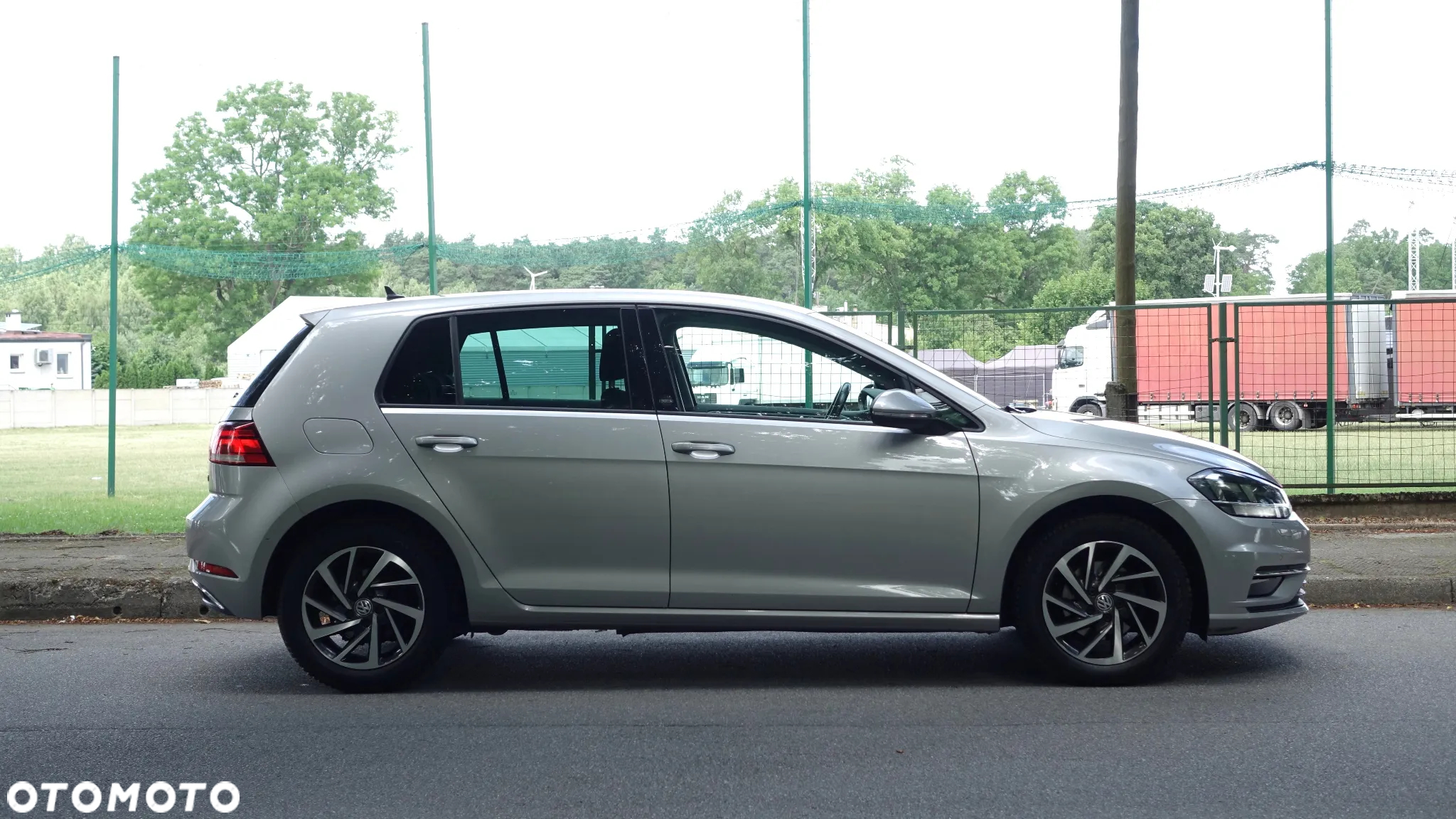 Volkswagen Golf 1.6 TDI Sound - 37