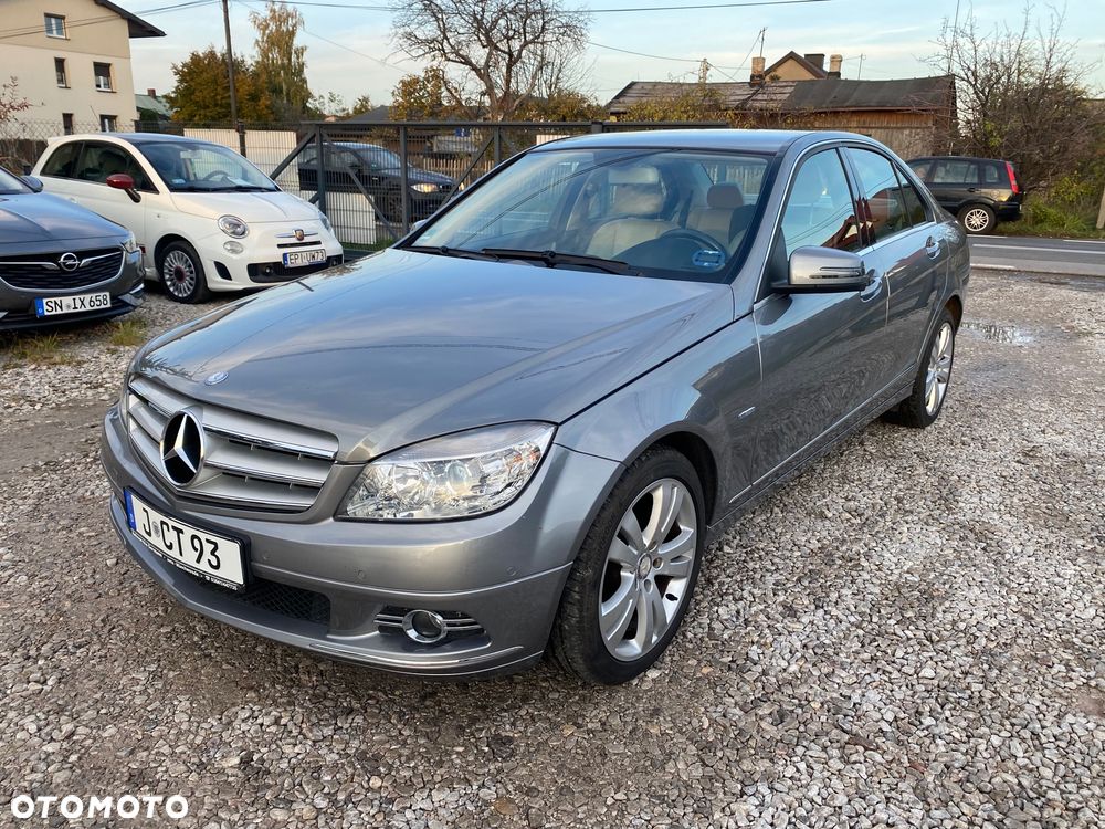 Mercedes-Benz Klasa C 180 CGI BlueEFFICIENCY Avantgarde