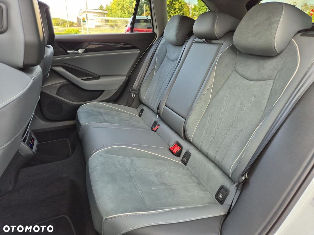 Volkswagen Passat - 16