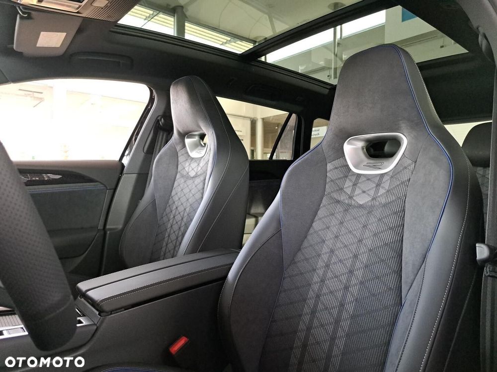 Volkswagen Passat - 11