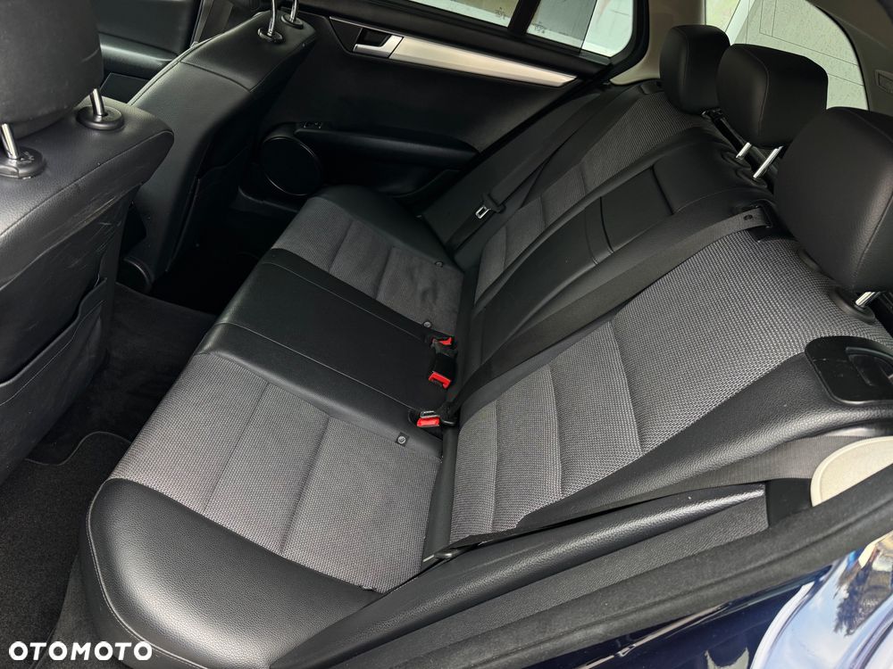 Mercedes-Benz Klasa C 220 CDI DPF Automatik Avantgarde - 21