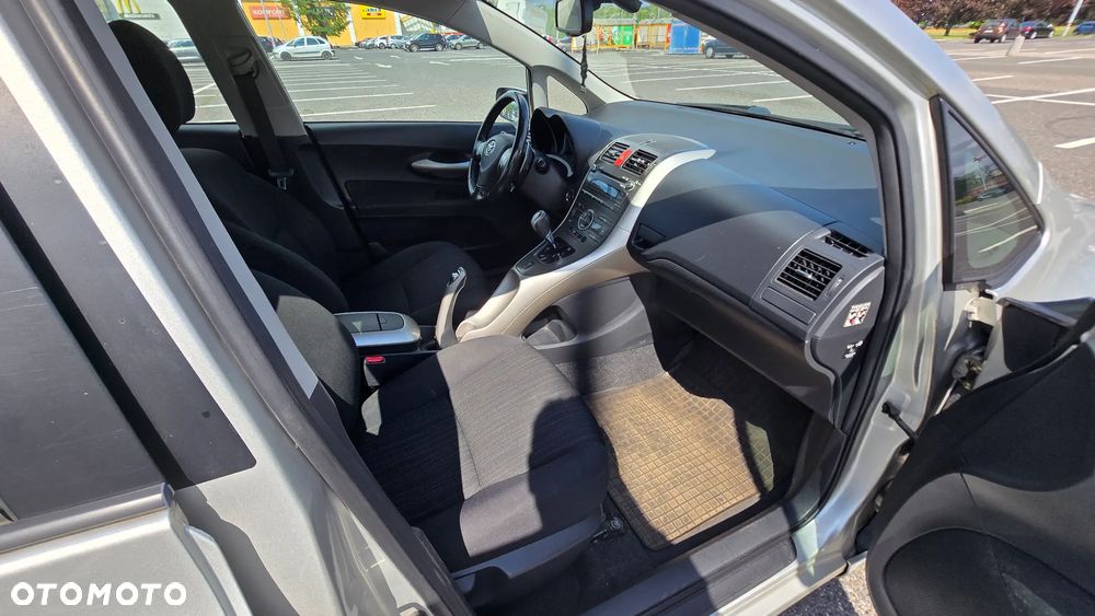 Toyota Auris 1.6 VVT-i Luna MM - 11