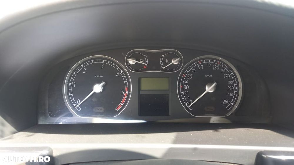 Dezmembrari Renault Laguna 2 Facelift 2.0 dci Dezmembrari Renault Laguna 2 Facelift 2.0 dciv - 7