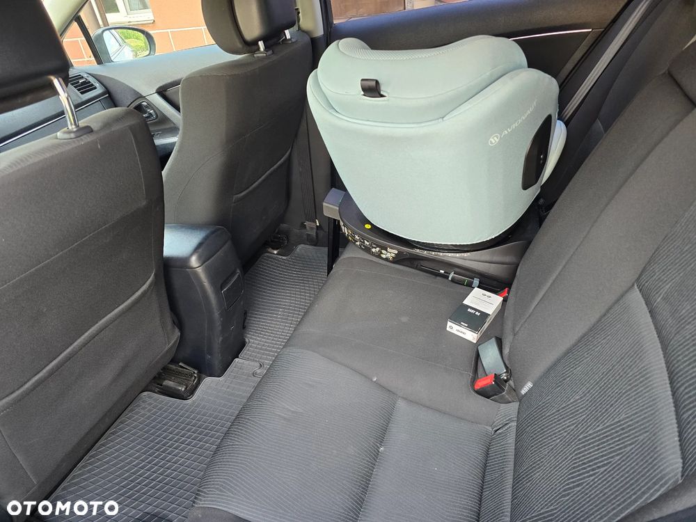Toyota Avensis 2.0 D-4D Luna - 12
