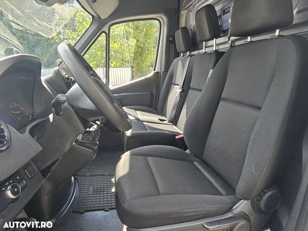 Mercedes-Benz Sprinter - 16