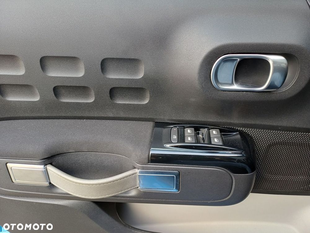 Citroën C3 1.2 PureTech Shine - 22