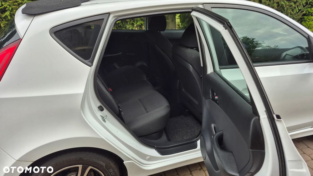 Hyundai i30 1.4 Base + EU5 - 18