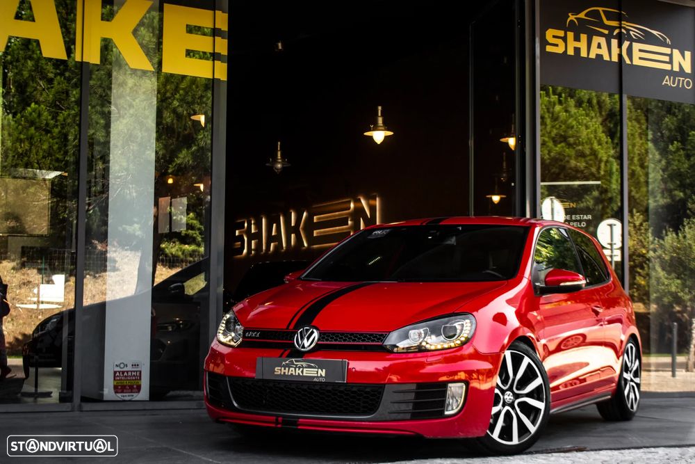VW Golf 2.0 GTI DSG adidas - 1