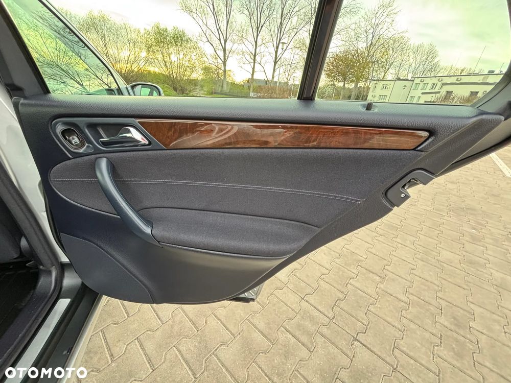 Mercedes-Benz Klasa C - 33
