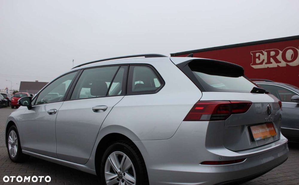 Volkswagen Golf - 8