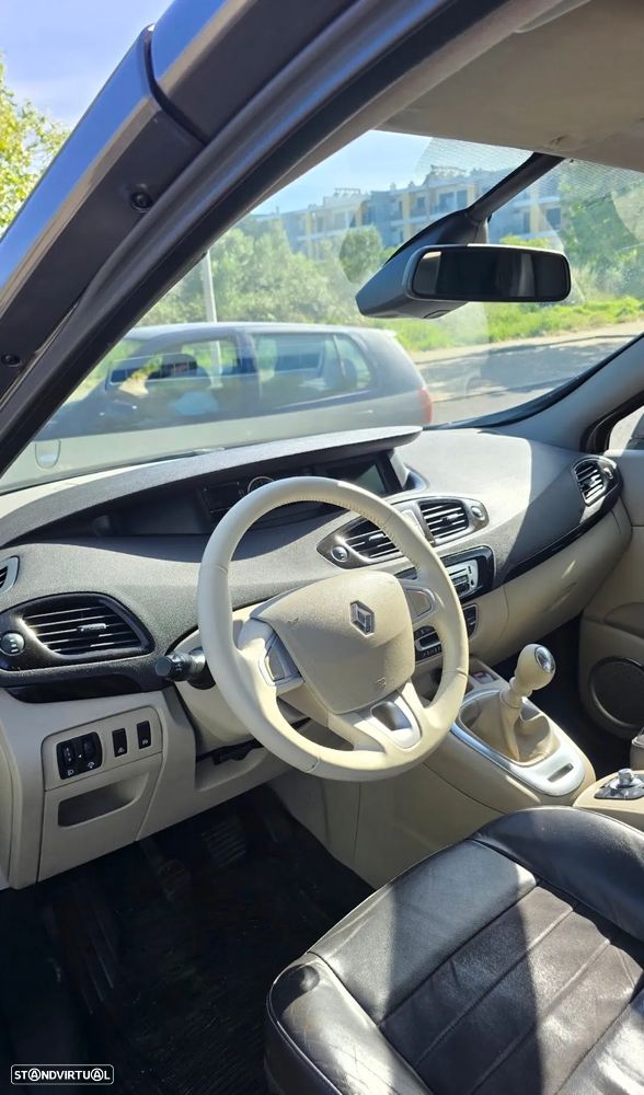 Renault Scénic 1.5 dCi Exclusive SS - 9