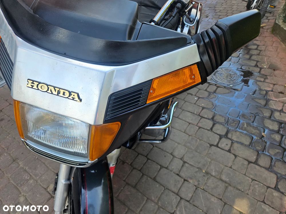 Honda GL - 8