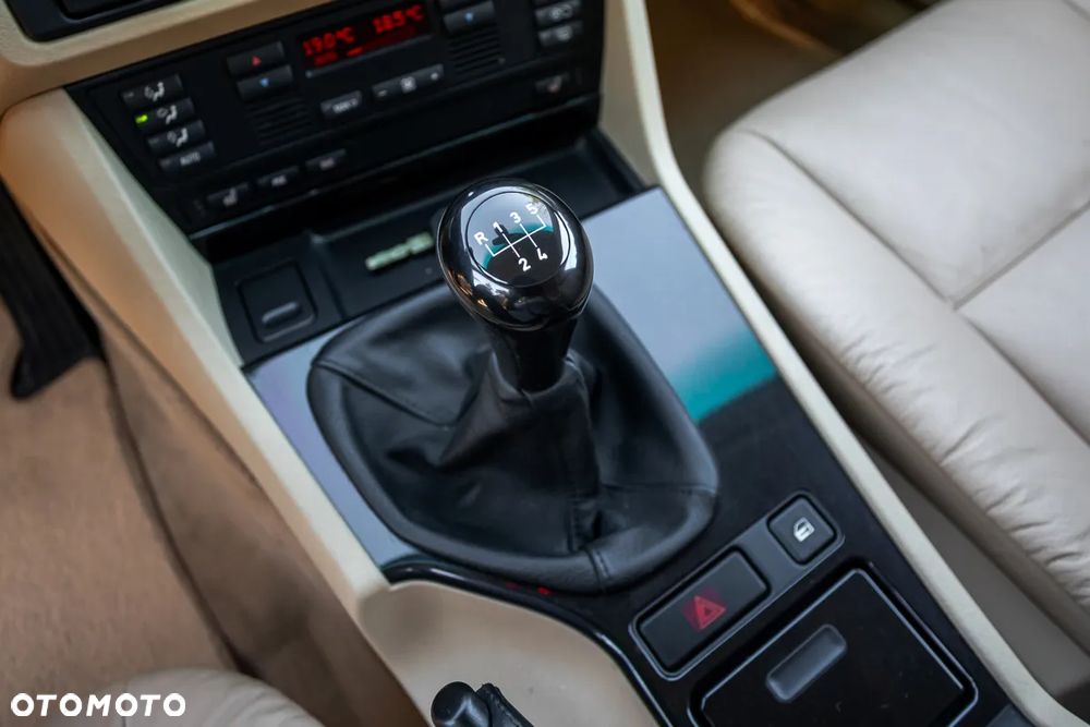 BMW Seria 5 525d Touring - 23