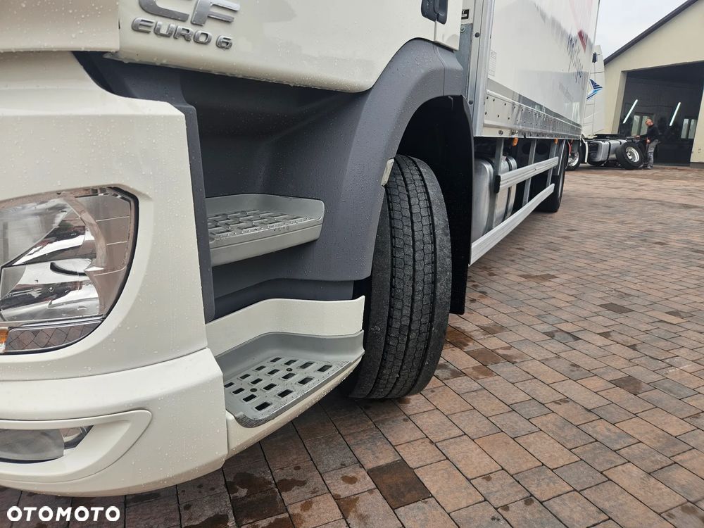 DAF CF 320*Furgon*19 000 ton*21 Palet*Winda*Tył Roleta* - 13
