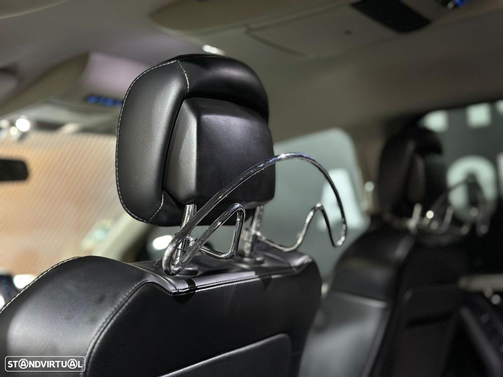 Lancia Voyager 2.8 CRD Platinum - 38