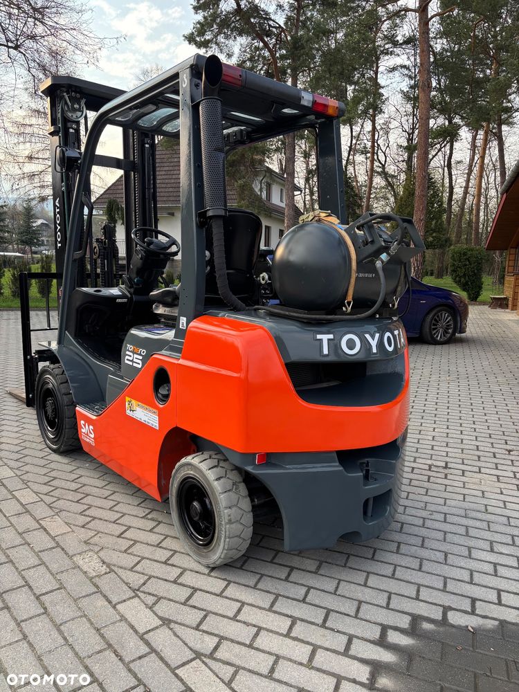 Toyota 8FGF25 GWARANCJA LPG+BENZYNA triplex DOSTAWA 42 400 NETTO - 5