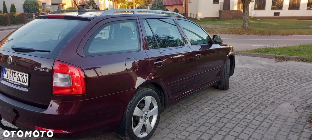 Skoda Octavia 2.0 TDI DPF Ambiente - 2