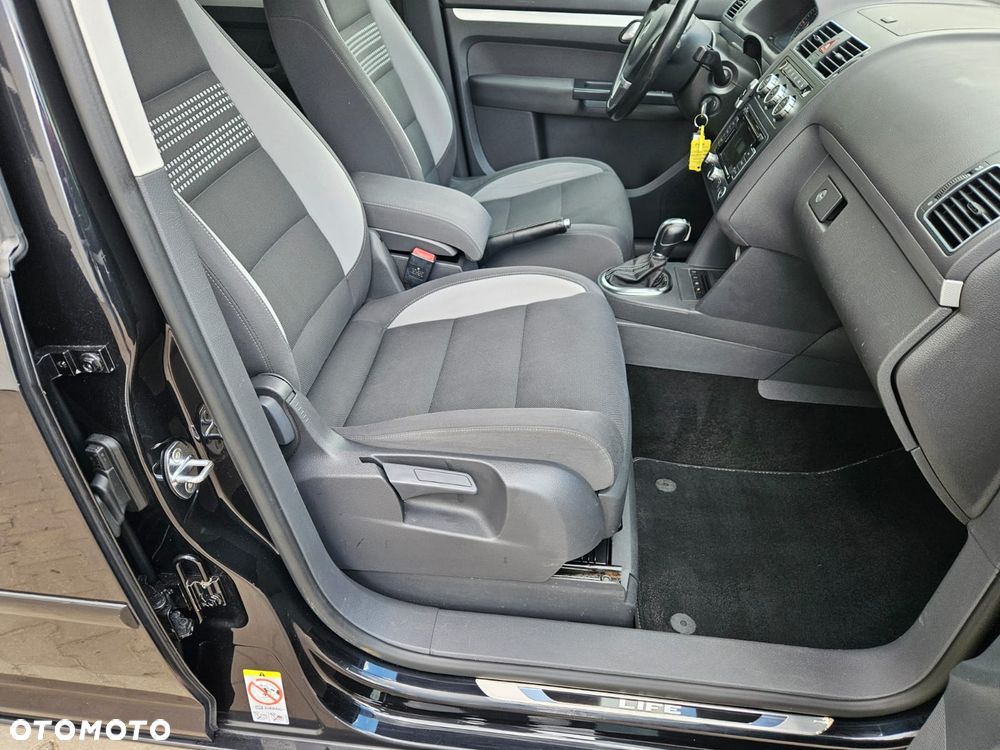 Volkswagen Touran 2.0 TDI DPF DSG Life - 13