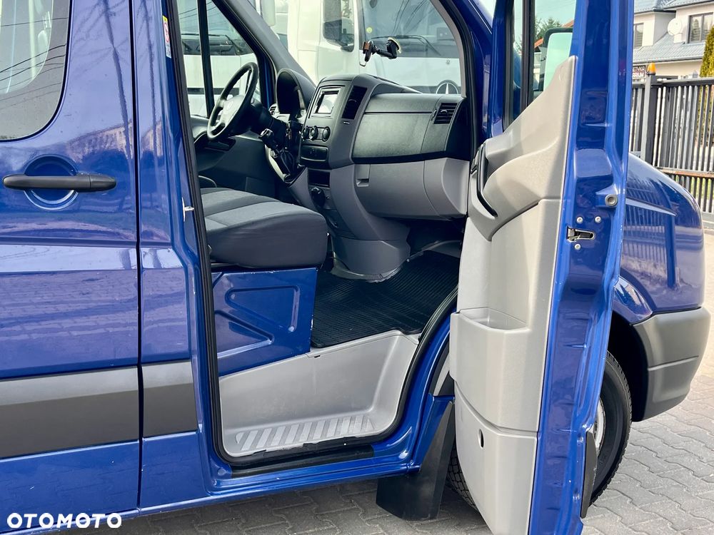Volkswagen CRAFTER 7 OSÓB / SALON POLSKA / BEZWYPADKOWY / PIERWSZY WŁAŚCICIEL / 2.0 140KM ! ! - 13