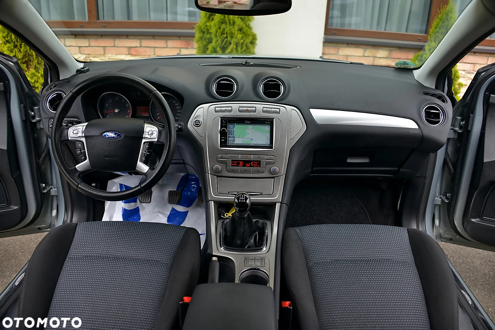 Ford Mondeo 1.6 Trend - 32