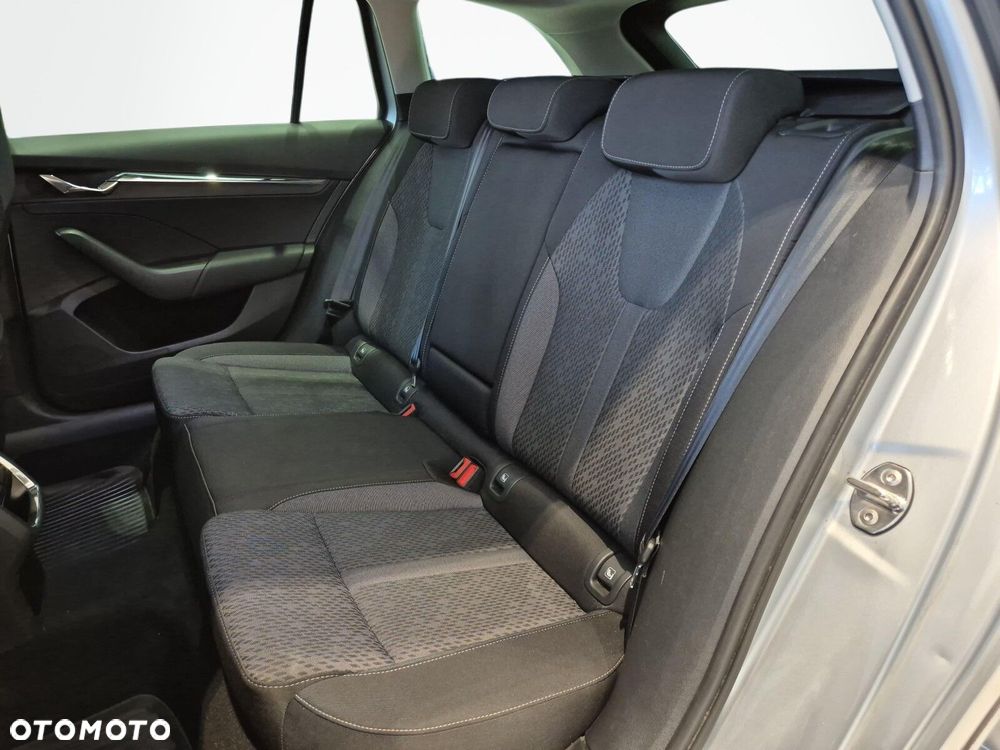Skoda Octavia 2.0 TDI Style DSG - 33