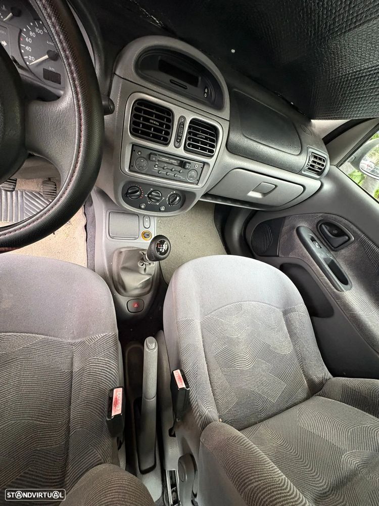 Renault Clio 1.2 - 11
