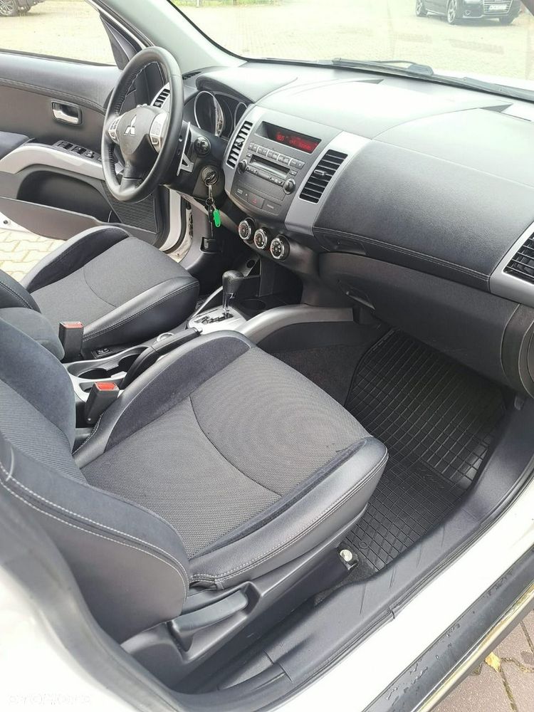 Mitsubishi Outlander 2011