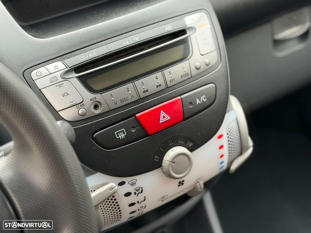 Toyota Aygo 1.0 + AC - 7