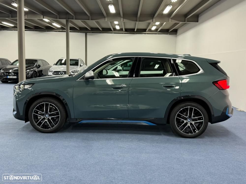 BMW iX1 xDrive30 - 10
