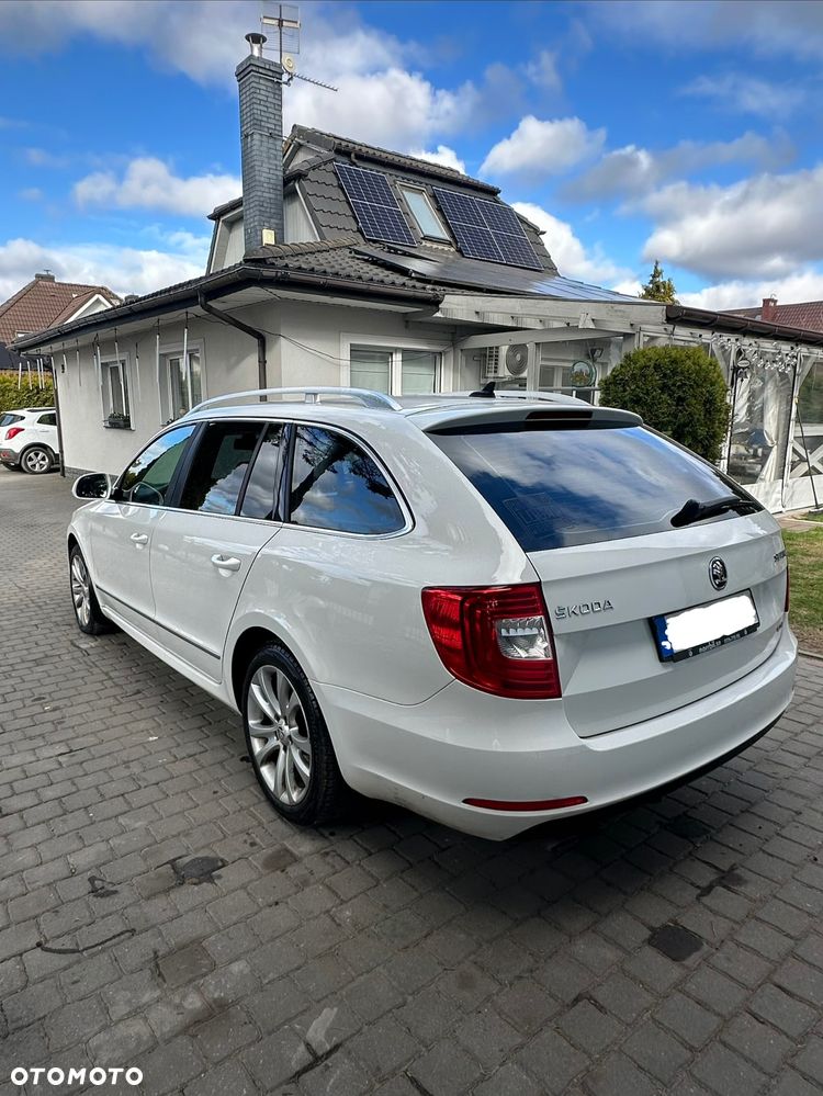 Skoda Superb 2.0 TDI 4x4 Elegance DSG - 4