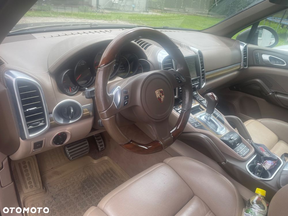 Porsche Cayenne Platinum Edition - 18