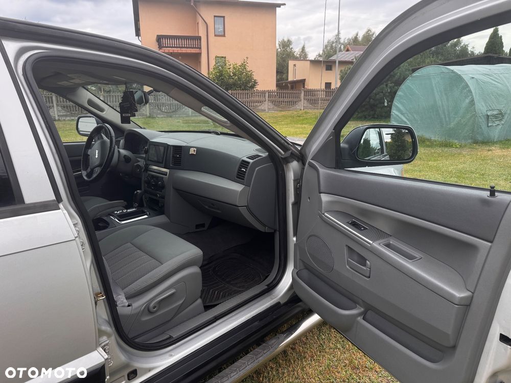 Jeep Grand Cherokee - 9