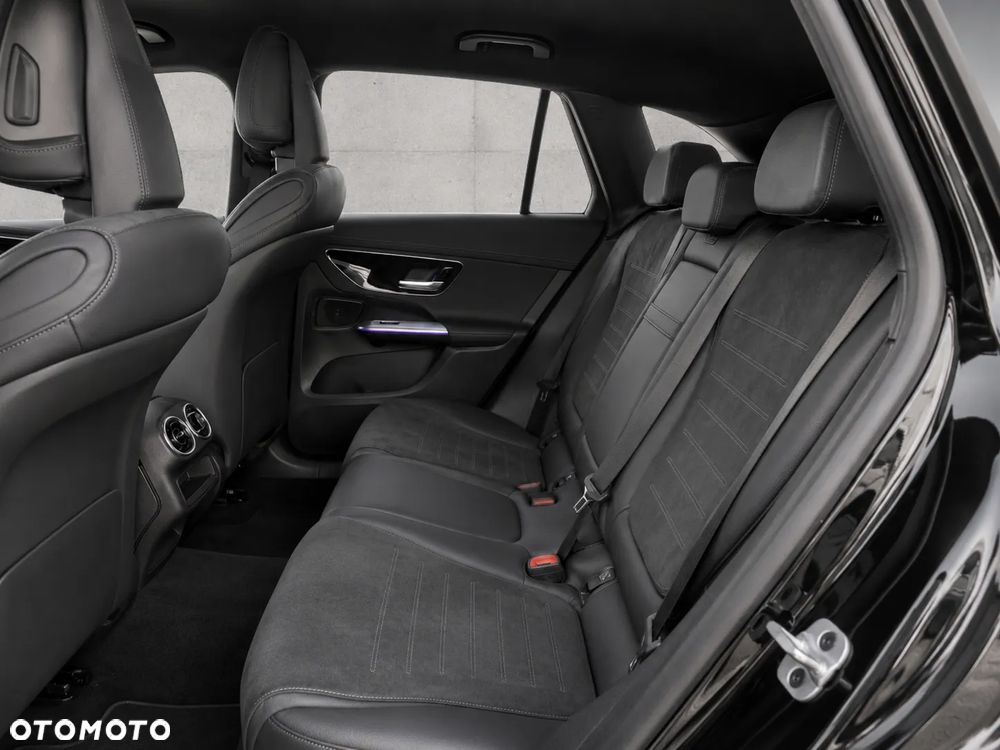 Mercedes-Benz GLC 300 d 4Matic 9G-TRONIC AMG Line Advanced - 9