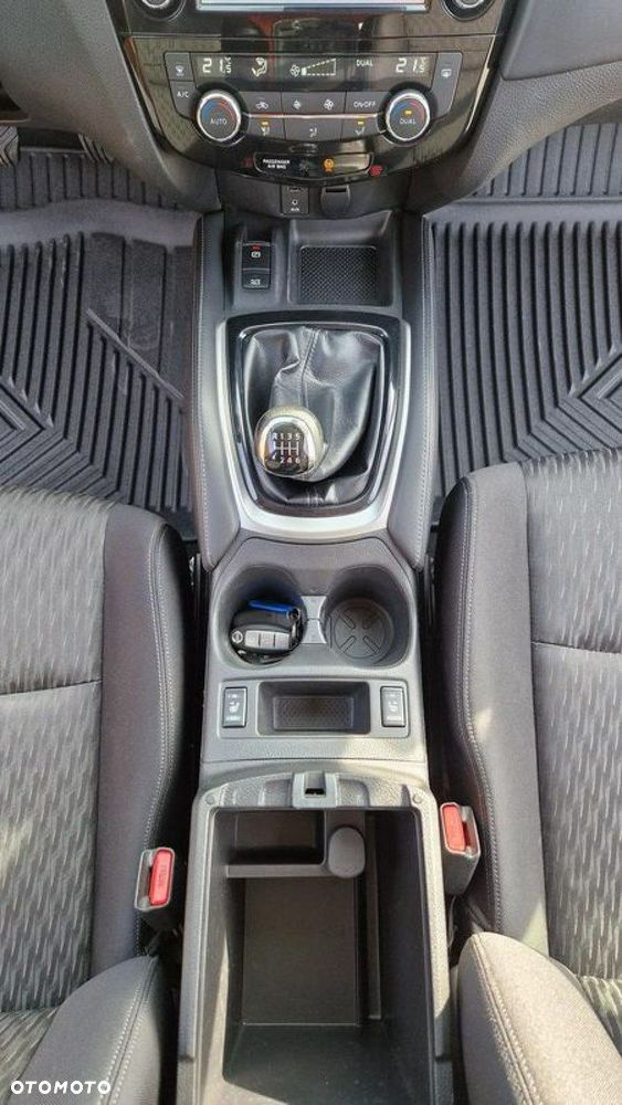 Nissan X-Trail 1.6 DIG-T N-Connecta - 27