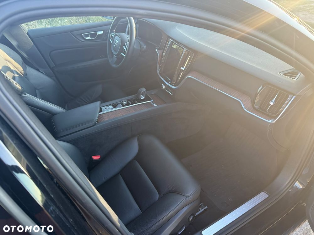 Volvo S60 B5 B AWD Ultimate Dark - 22