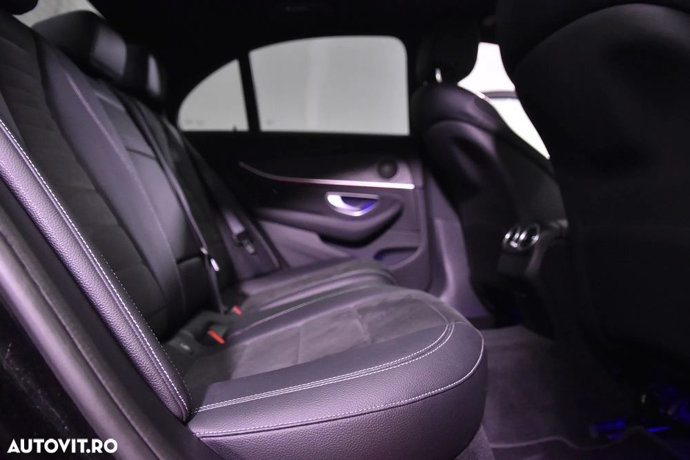 Mercedes-Benz E 300 9G-TRONIC AMG Line - 12