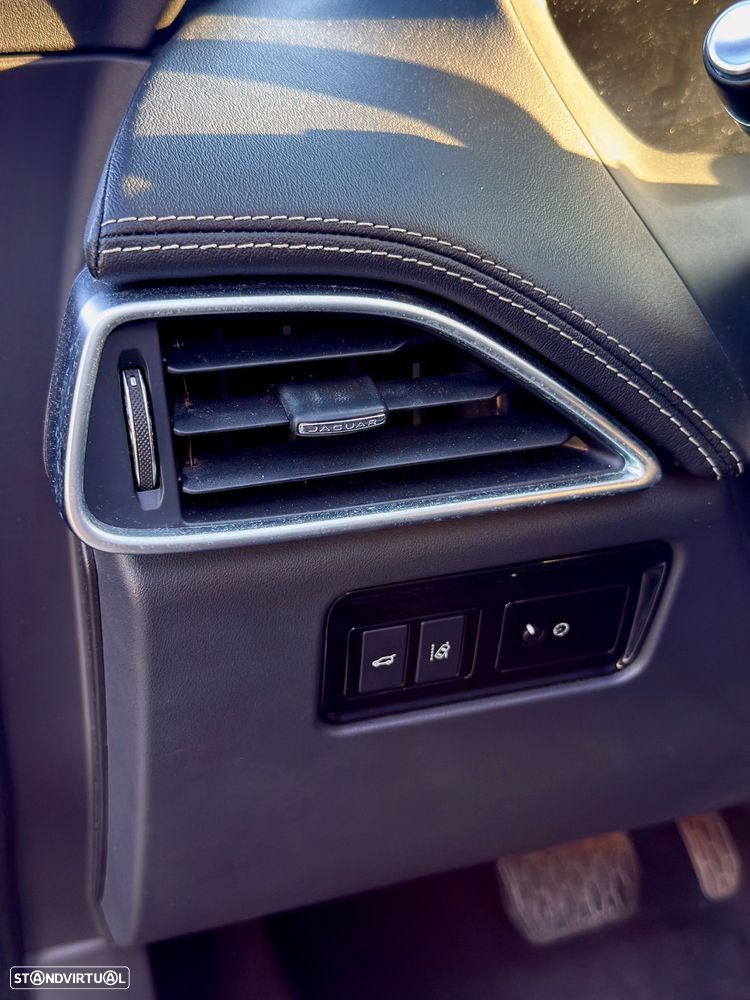 Jaguar F-Pace 20d AWD Aut. R-Sport - 26