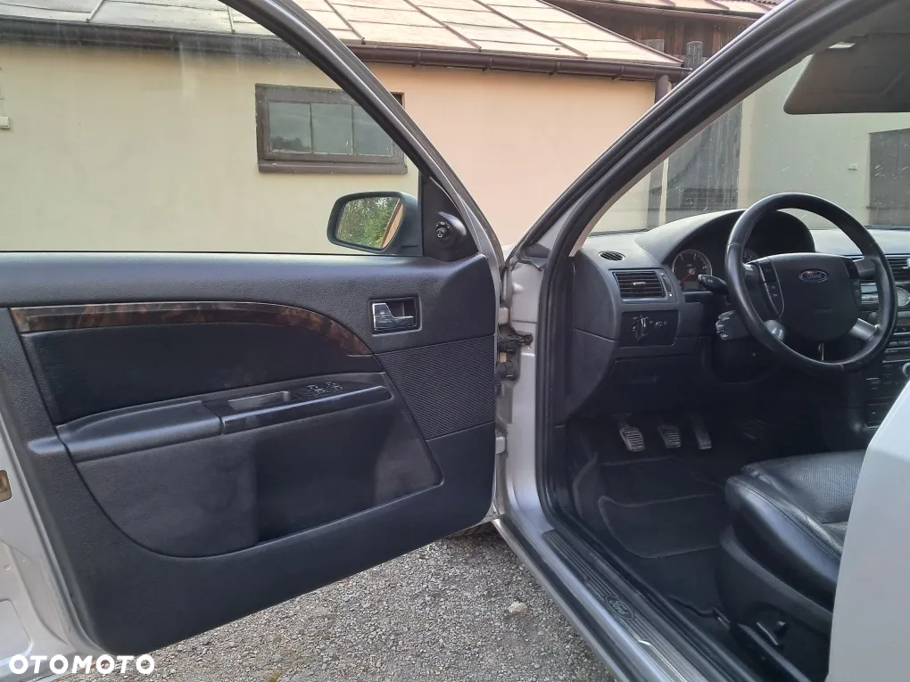 Ford Mondeo Turnier 2.0 TDCi Ghia - 25