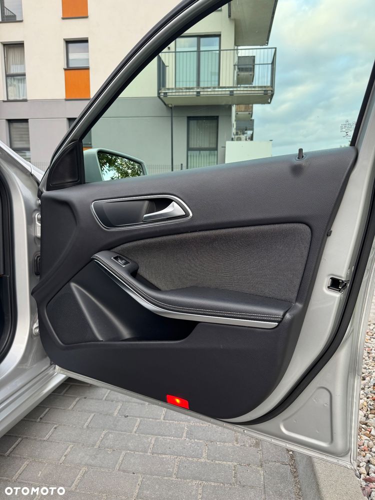 Mercedes-Benz Klasa A 180 d BlueEFFICIENCY Edition - 22