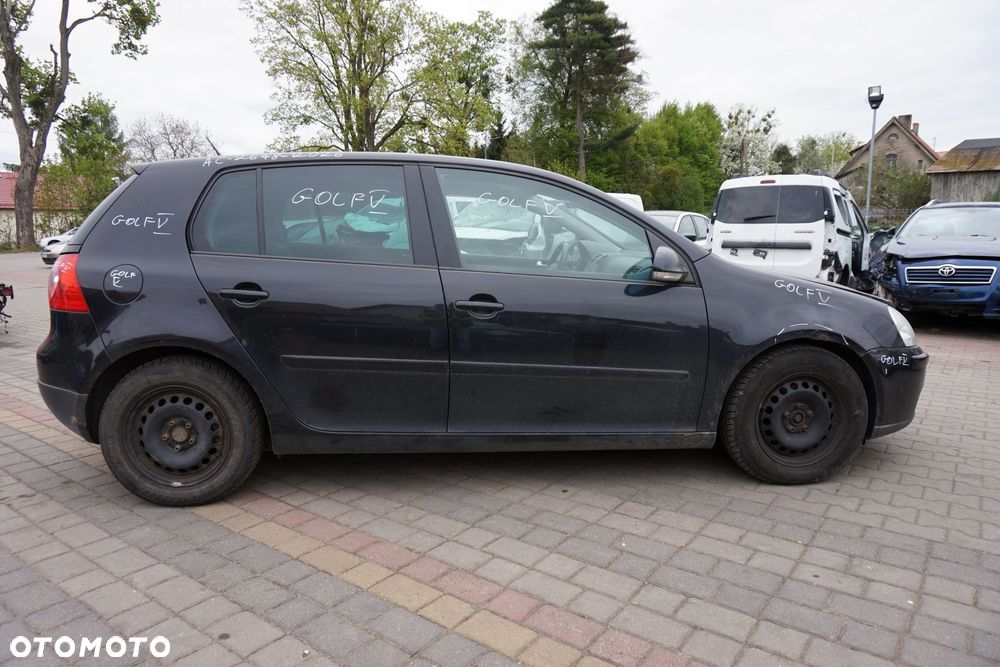 VOLKSWAGEN GOLF V 5D HB 2007 LC9Z 1.9 TDI BLS 105KM JCR CZARNY na części - 6