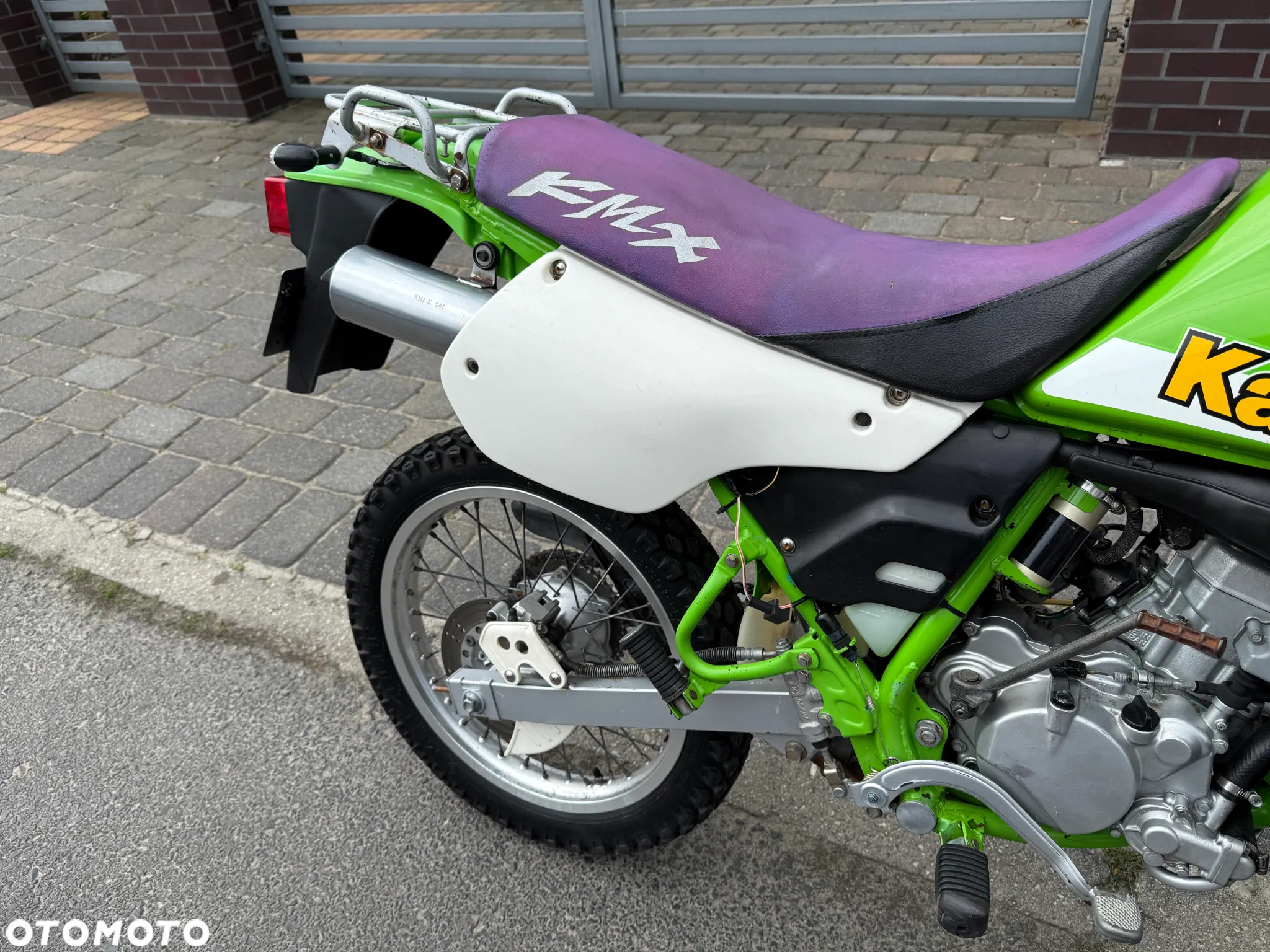 Kawasaki FX - 16