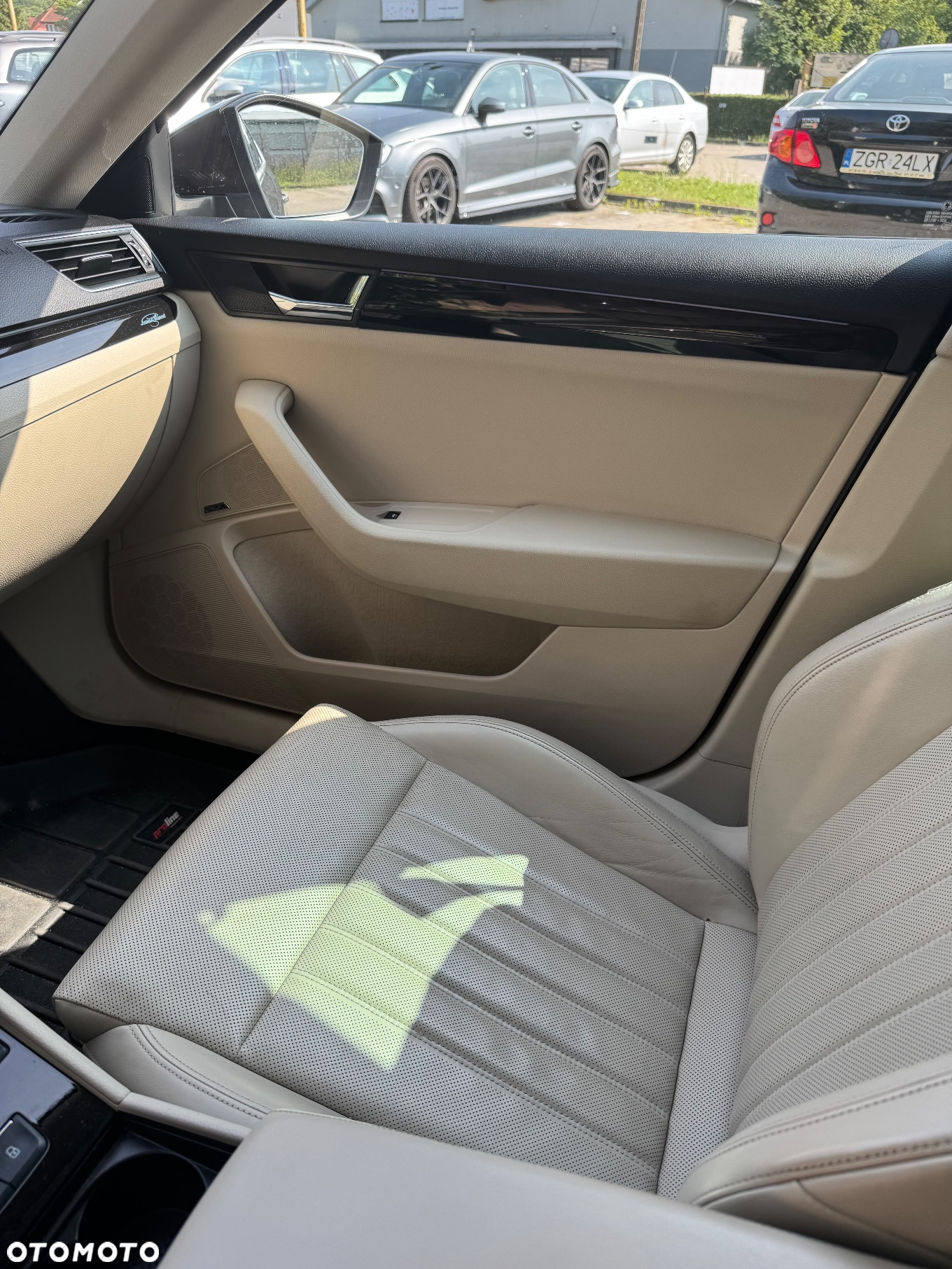 Skoda Superb 1.8 TSI L&K DSG - 13