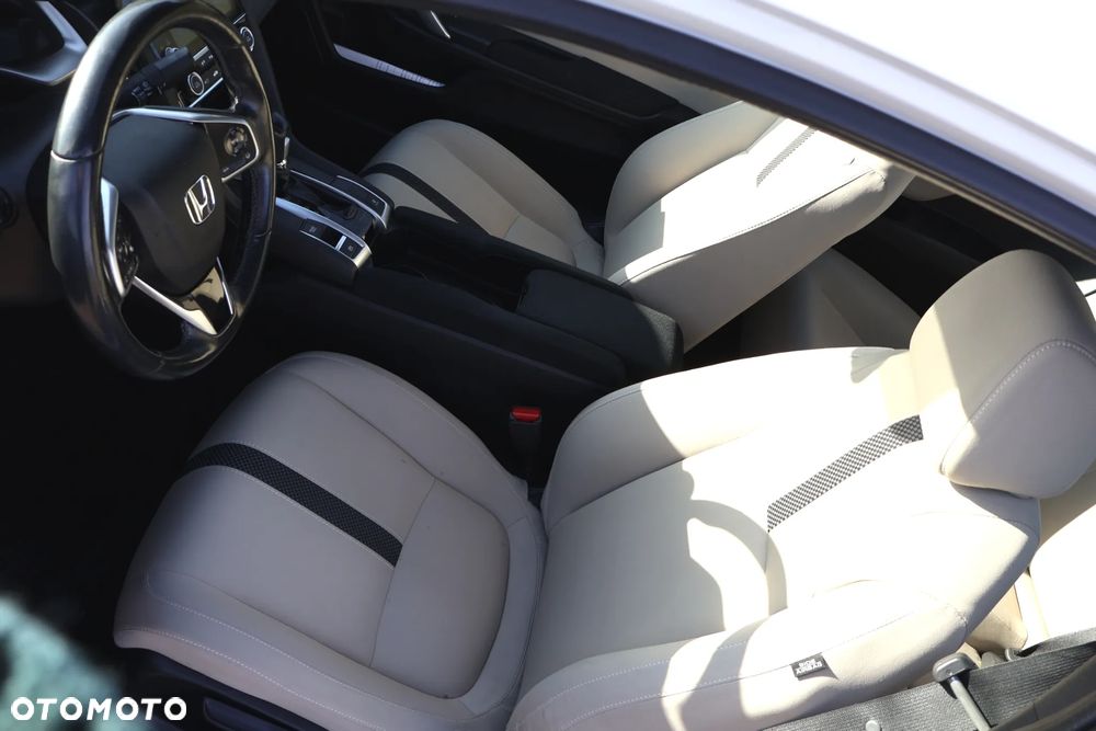 Honda Civic 1.5 i-VTEC Turbo CVT Elegance - 15